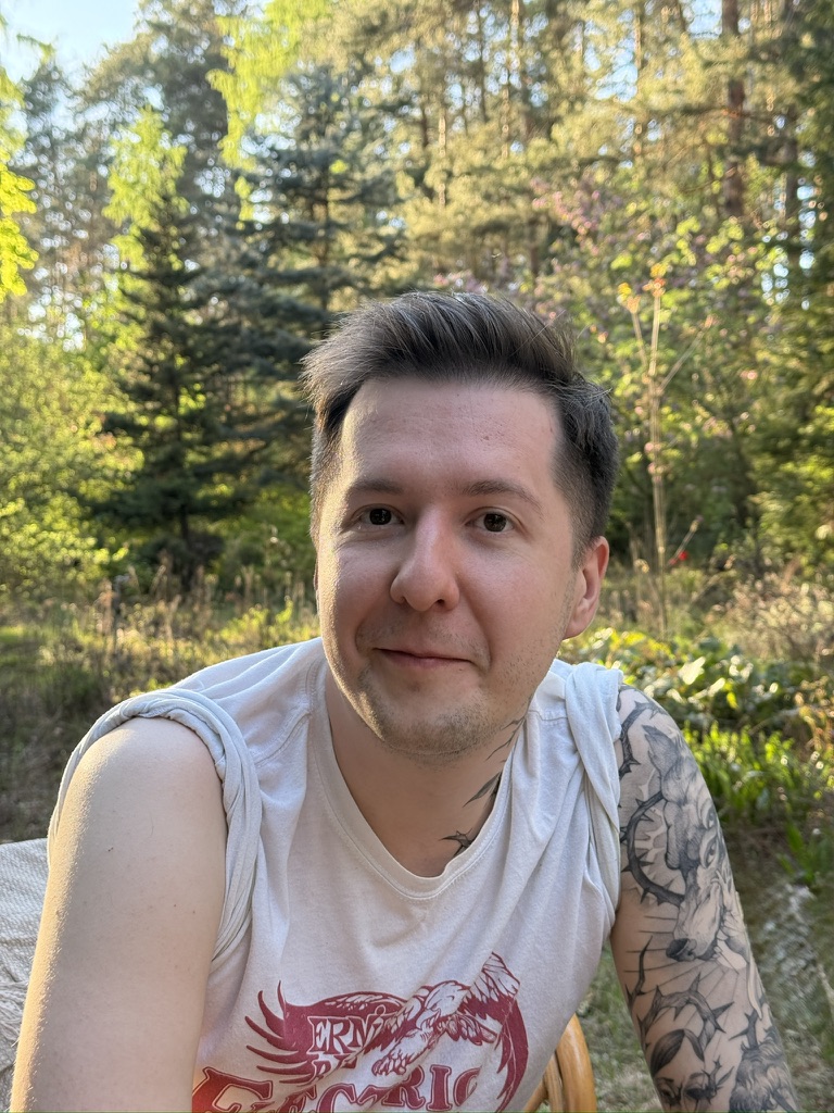 Adrian, gitarzysta odpowiedzialny za diagnostykę i mechanikę instrumentów